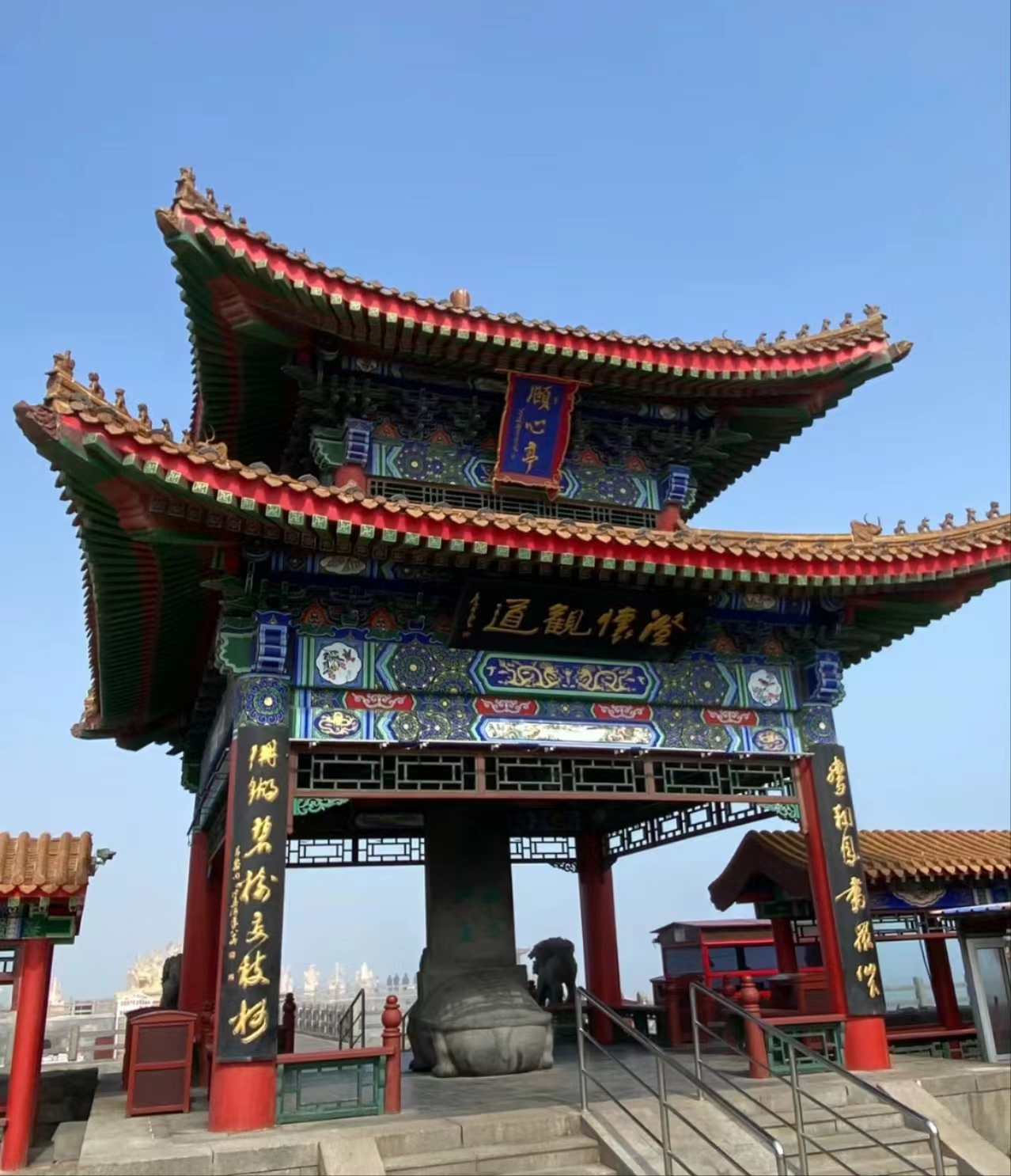 八仙雕塑值得去吗？探索烟台的文化与自然之美